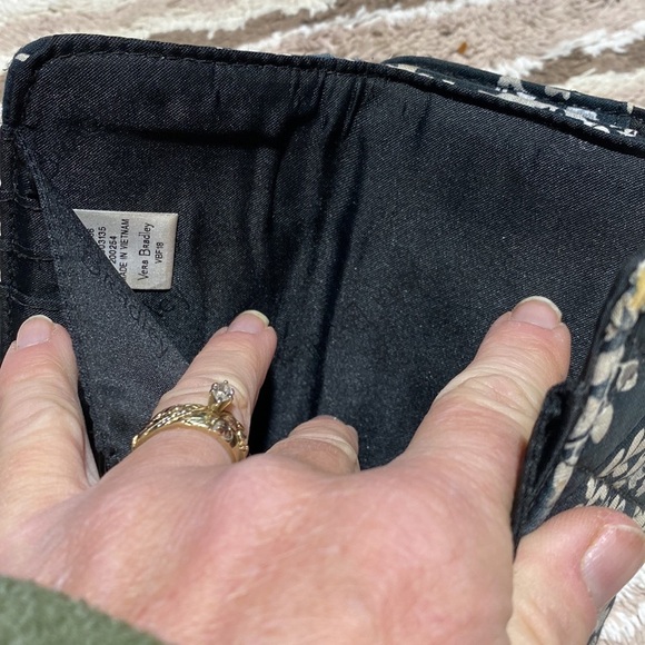 Vera Bradley wristlet​​​ - Picture 4 of 8